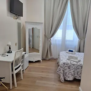 Konukevi Evergreen Roma