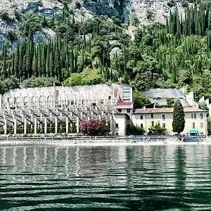 https://pra-de-la-fam.it-lombardy.com
