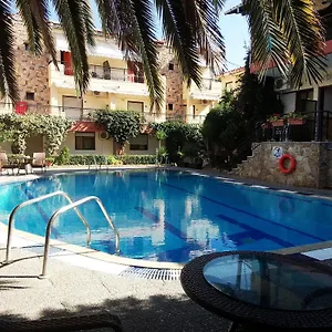Pelli 3* Πευκοχώρι