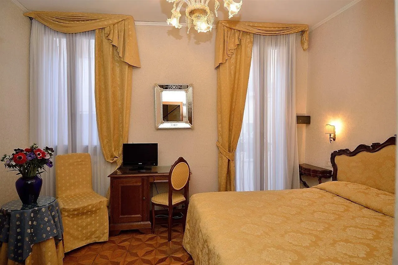 ***  Hotel Da Bruno Venedik İtalya