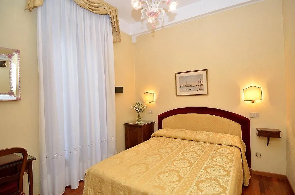 Hotel Da Bruno Venedik 3*,  İtalya