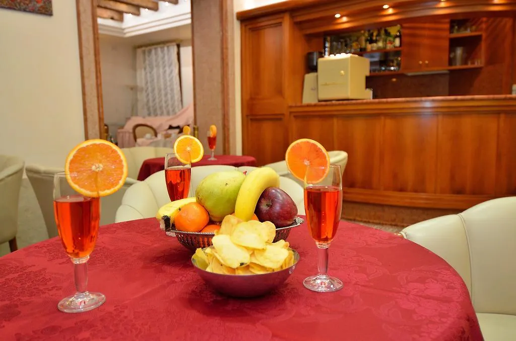 ***  Hotel Da Bruno Venedik İtalya